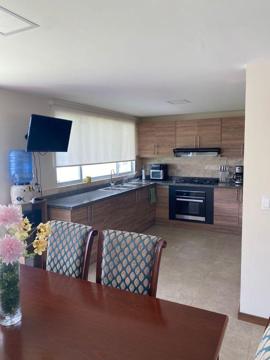 Casa en Venta con Patio Hermosa Tres Dorm. - Sector Conocoto — imagen 4