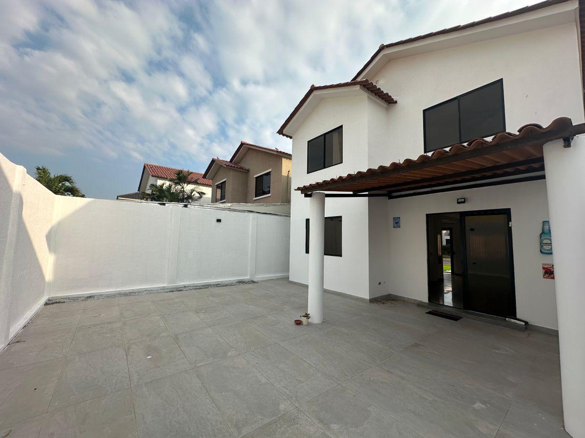 Venta de Casa en Ciudad Celeste Etapa La Península/samborondon, Guayas — imagen 3