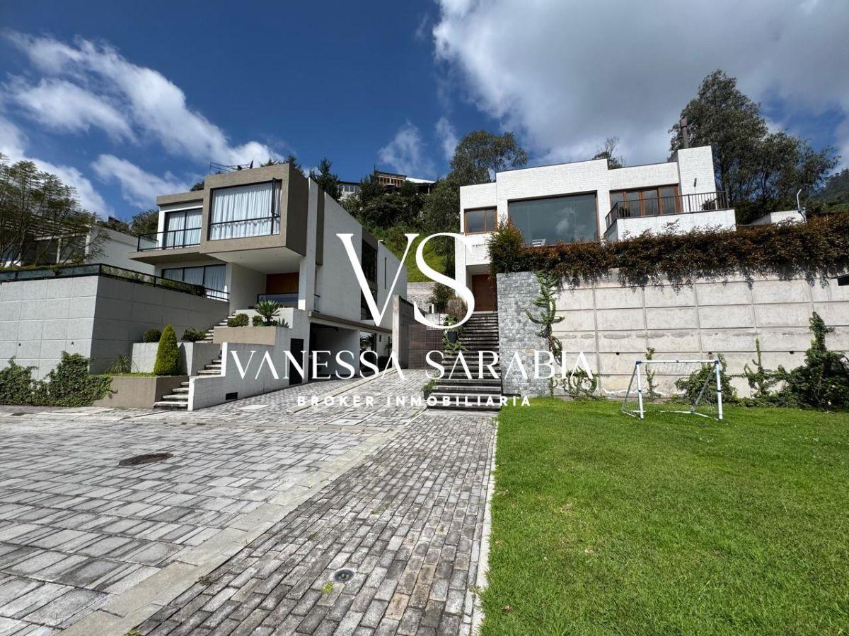 Terreno de 704 m² en Venta en Cumbayá — imagen 7