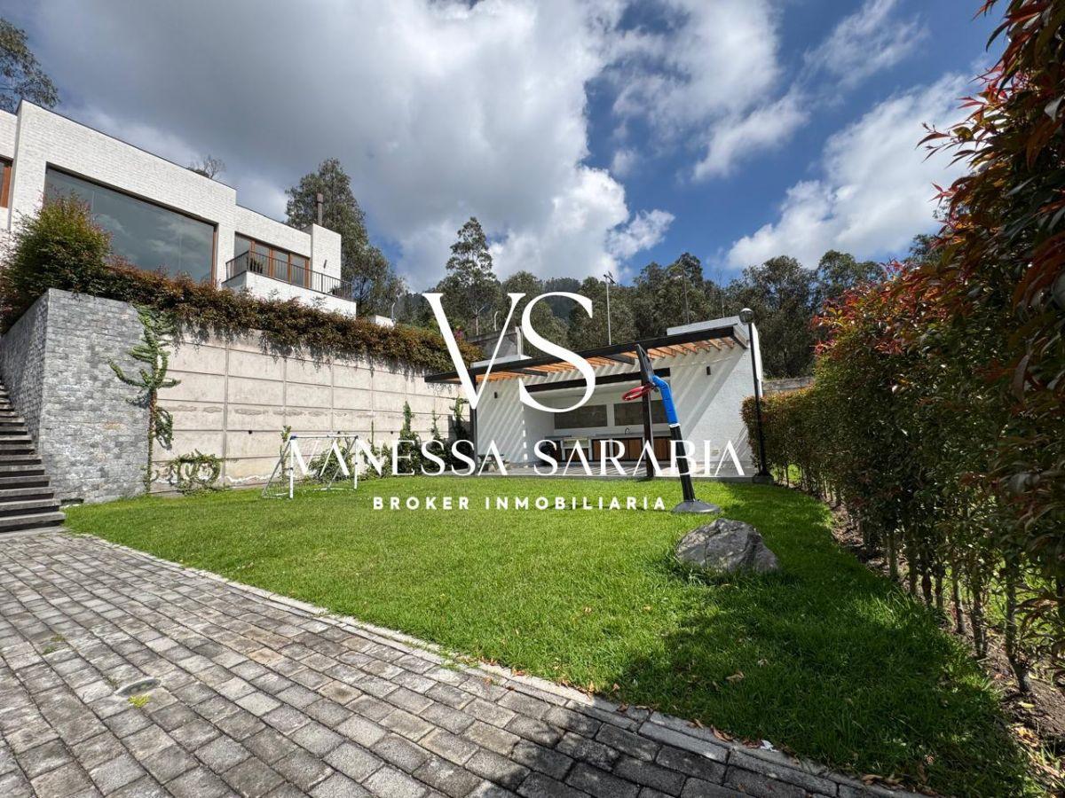 Terreno de 704 m² en Venta en Cumbayá — imagen 4