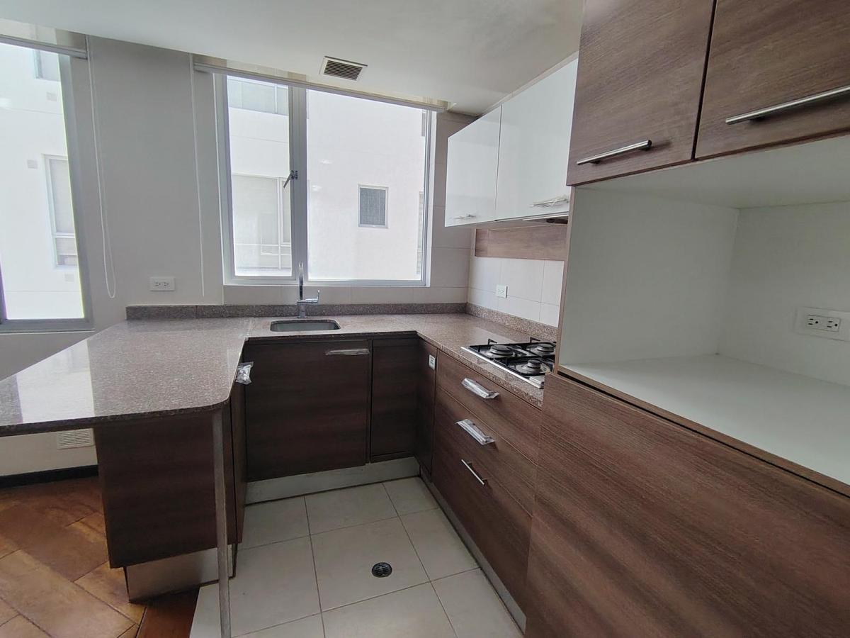 Venta Suite con Parqueadero - La Carolina — imagen 3