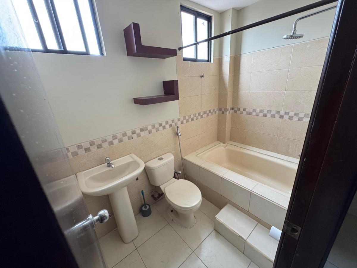 En Venta Casa de 3 Dorm. en Urb. Villa Club. Guayas — imagen 2