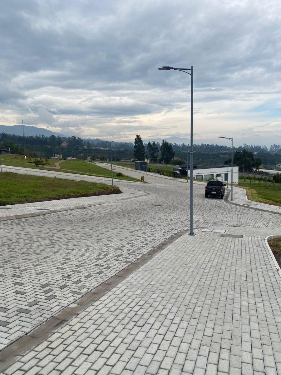 De Venta Hermoso Terreno (Checa) — imagen 3