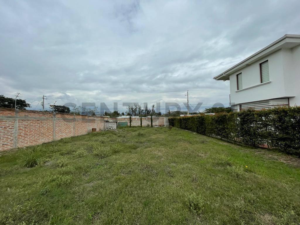 En Venta Terreno de 750 m² en Urbanización. Sector Puembo Vía Al Club Arrayanes — imagen 5