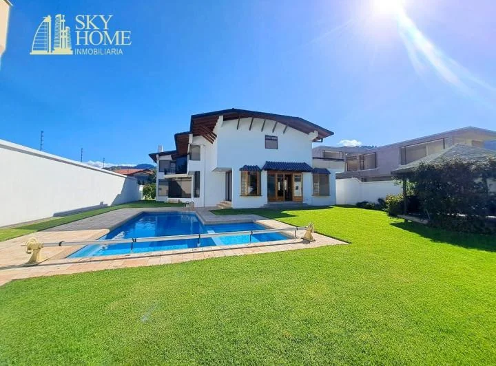 Venta Casa Cumbayá - Jardines del Este — imagen 1