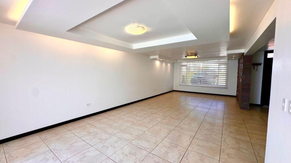 Casa 282 m² en Venta en Tumbaco Solo de Contad — imagen 9