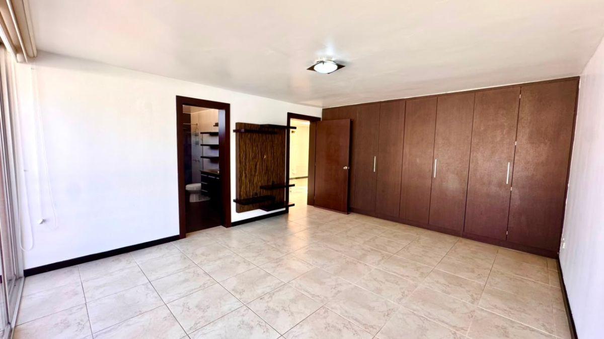 Casa 282 m² en Venta en Tumbaco Solo de Contad — imagen 4