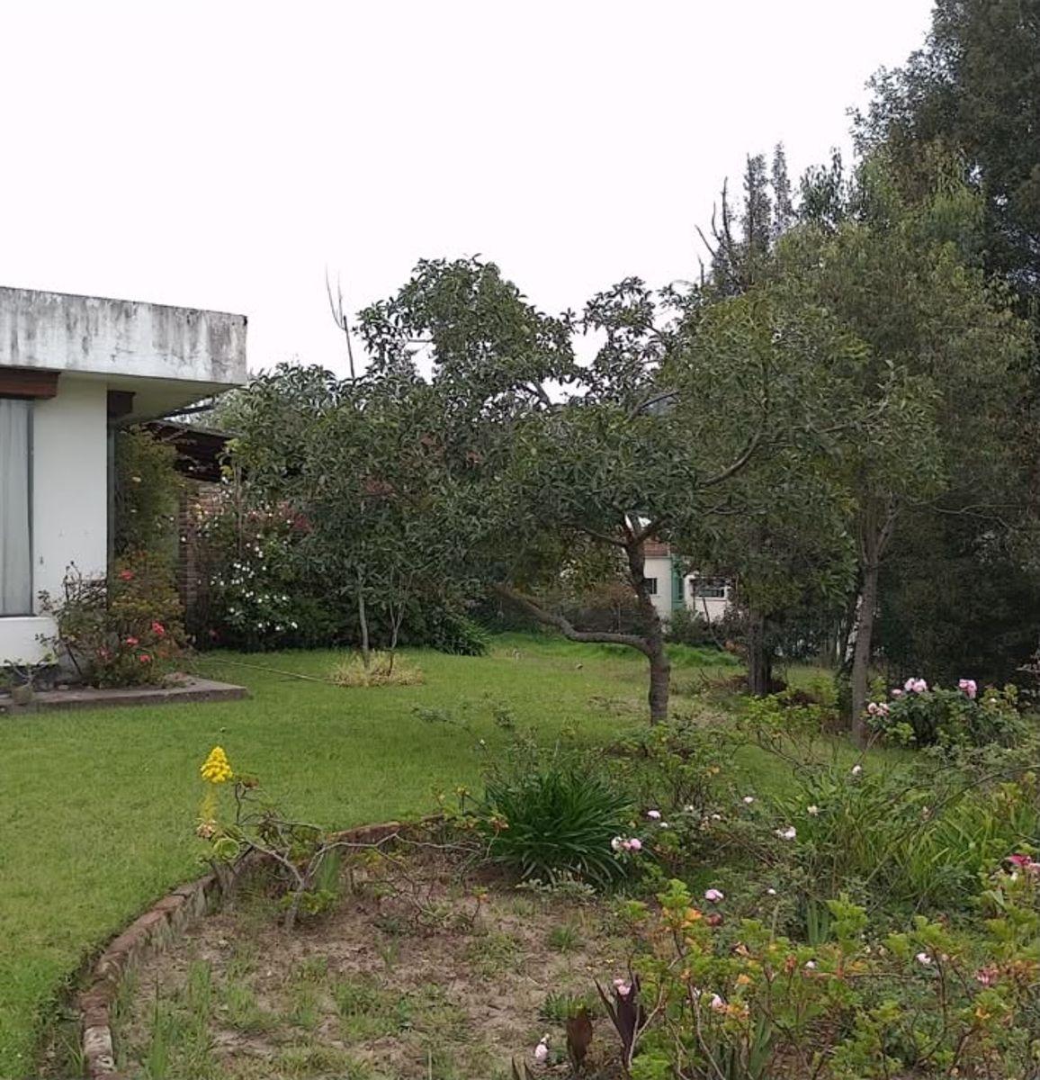 Vendo 2960 m, en Las Bromelias, Monteserrkn Para Proyecto Inmobiliario. Provincia de Pichincha — imagen 2