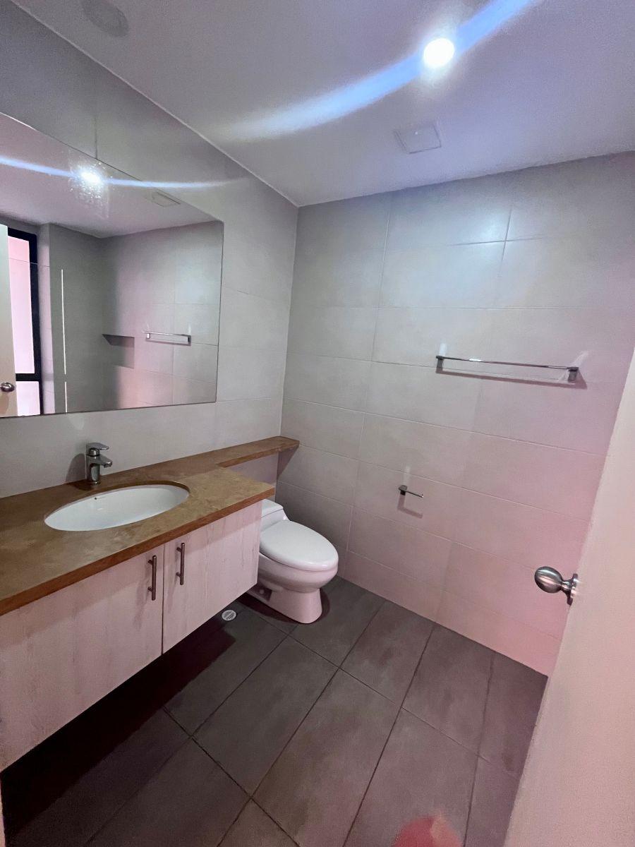 Hermoso Departamento de Venta en El Sector de La Bosmediano — imagen 3
