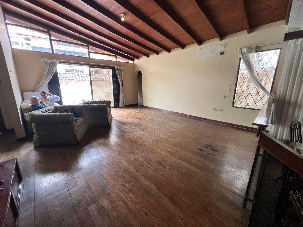 Casa en Venta – Ciudadela Lomas de Urdesa – Sector Urdesa Central, Guayas — imagen 10