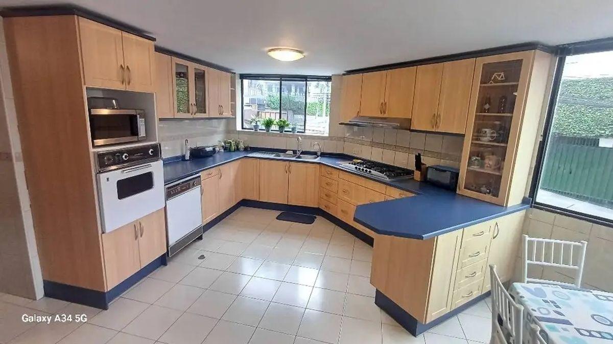 En Venta Departamento 4 Habítaciones + Estudio + 2 Garajes_ Quito Tenis — imagen 4