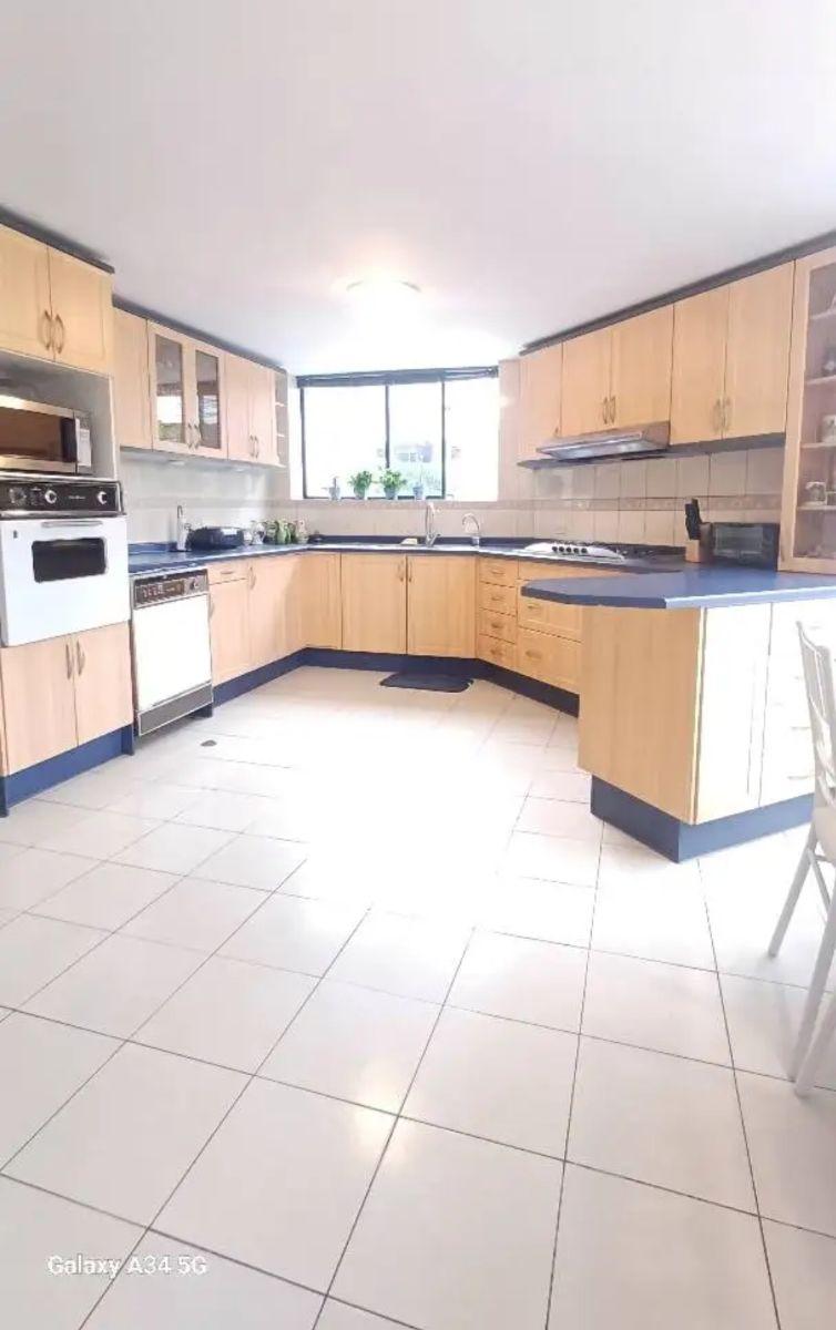 En Venta Departamento 4 Habítaciones + Estudio + 2 Garajes_ Quito Tenis — imagen 3
