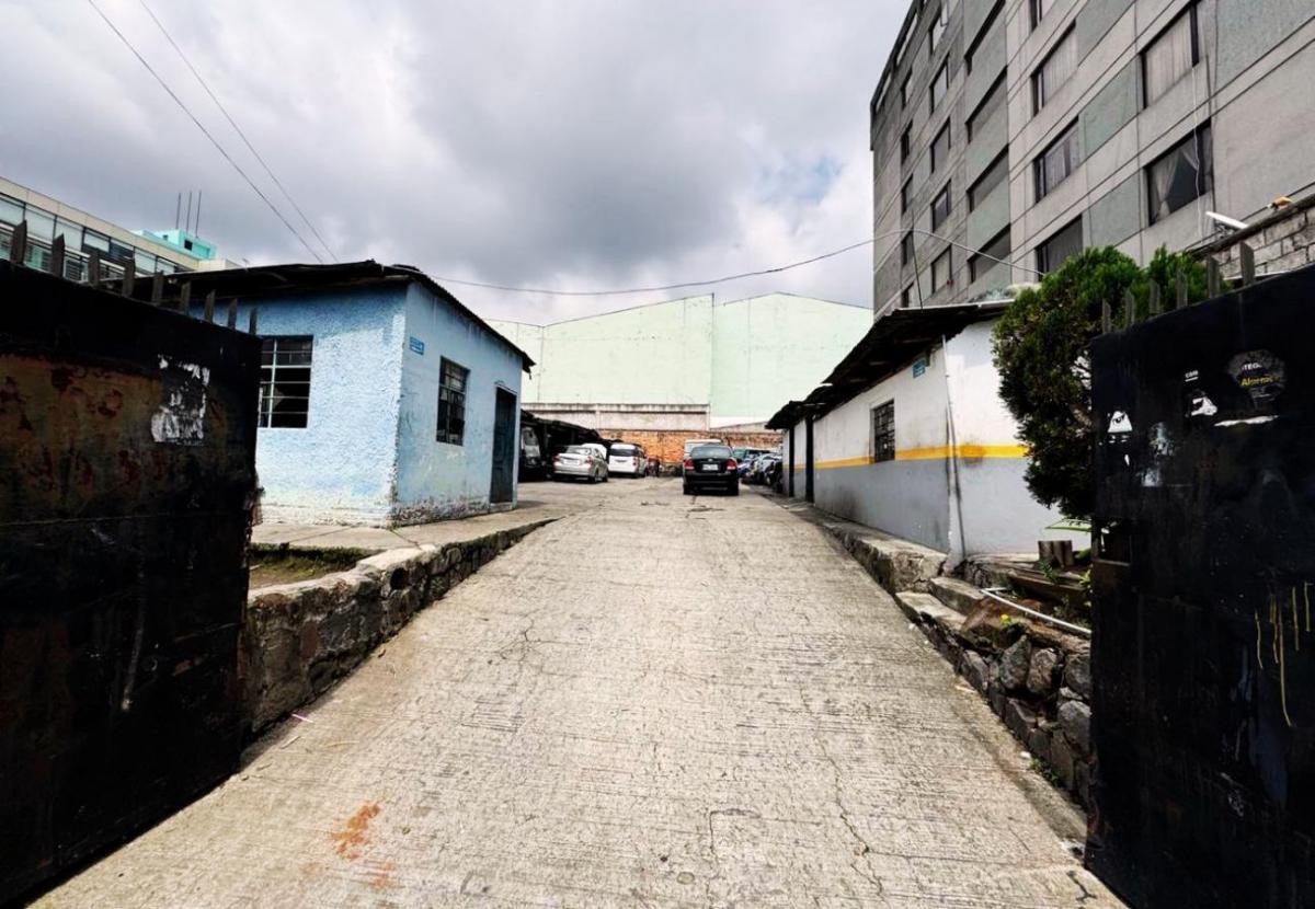Terreno en Venta en La Calle Inglaterra Cerca de La Mariana de Jesus — imagen 5