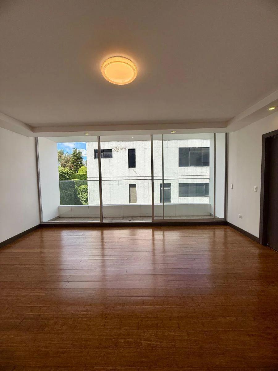 Departamento de 2 Habitaciones con Balcón - en Venta - Quito Tenis - 105 m² — imagen 9