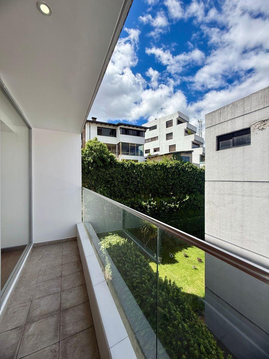 Departamento de 2 Habitaciones con Balcón - en Venta - Quito Tenis - 105 m² — imagen 8