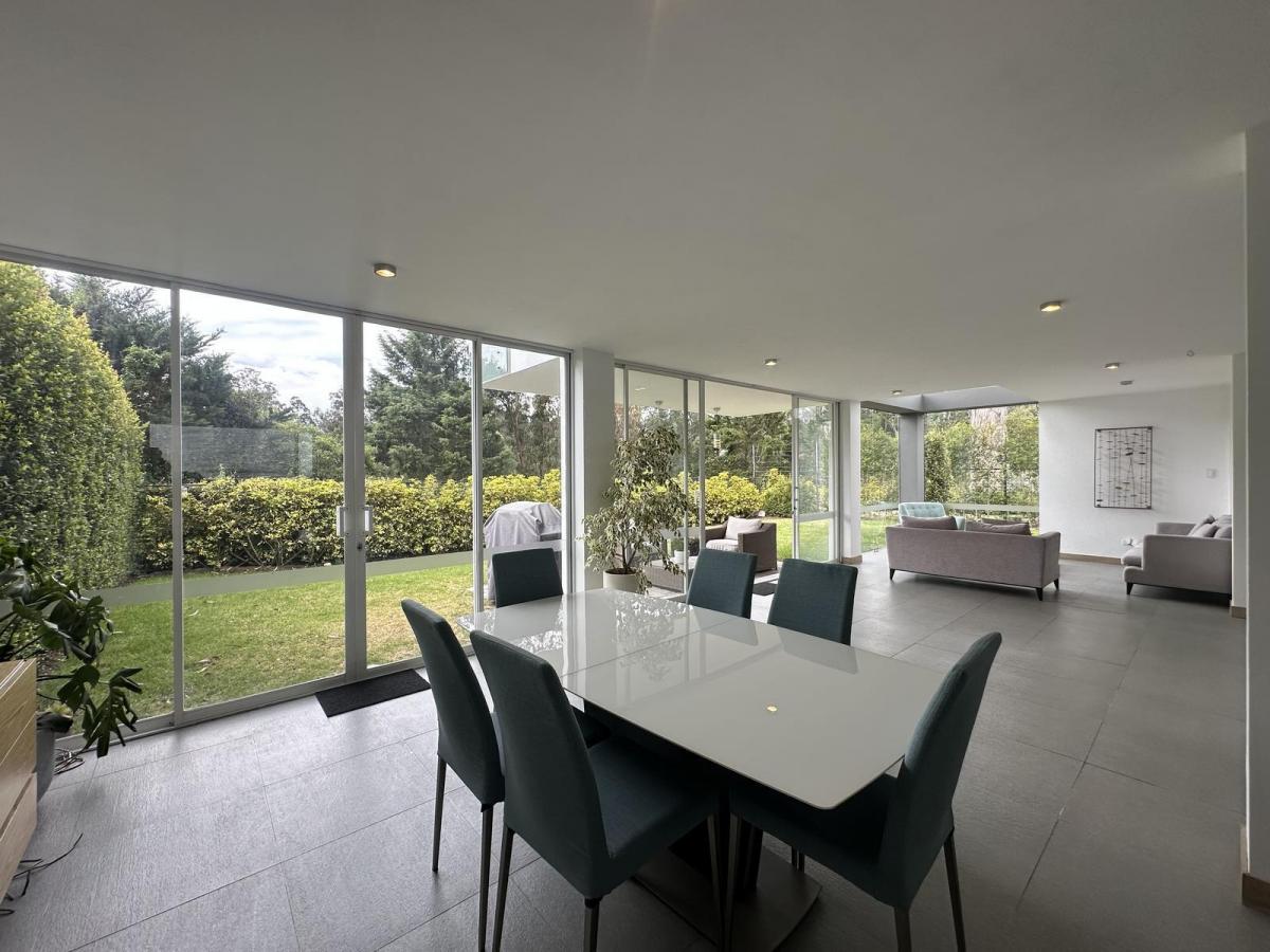 Moderna Casa en Venta Sala Doble Altura Tumbaco Chiviqui 276 Mtrs2, en Lote de 427 Mtrs. Provincia de Pichincha — imagen 8