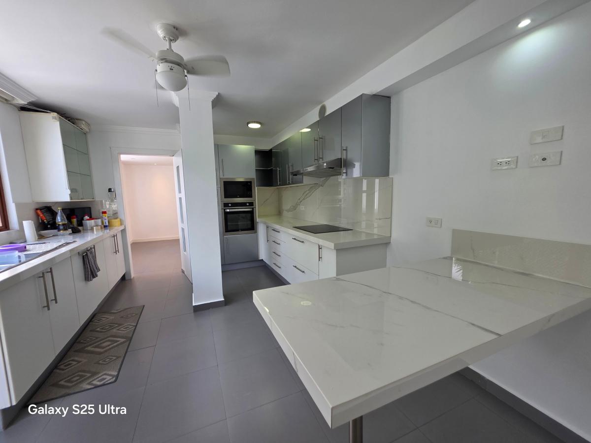 Departamento Remodelado de Venta Cumbaya Colegio Menor — imagen 7