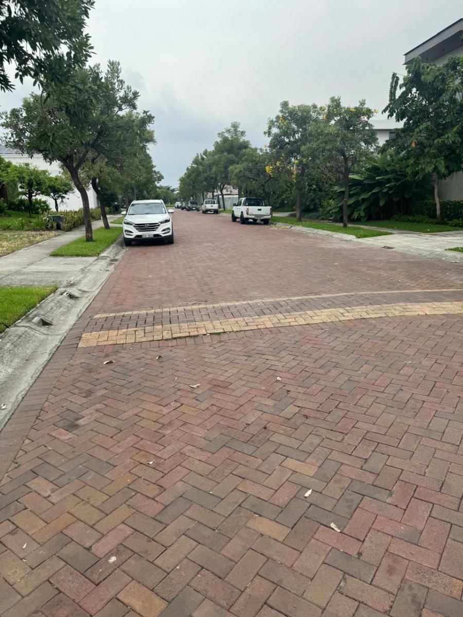 Terreno Al Lago en Urbanizacion Peninsula' Mocoli, Guayas — imagen 6