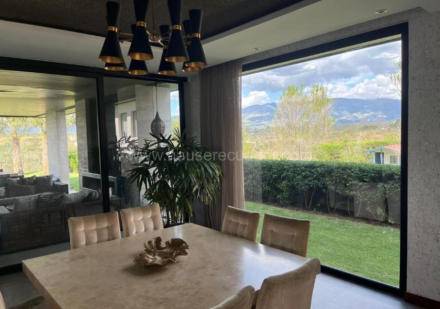 La Casa de Tus Sueños Esta en Venta, Lujo Total, Diseño Exclusivo y La Mejor Vista de Puembo Aquí! — imagen 3