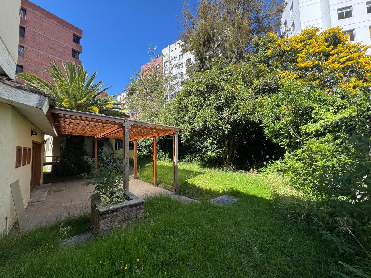 Gran Terreno en Venta en Sector de La Whymper, Oportunidad Ideal Para Constructores E Inversionistas — imagen 2