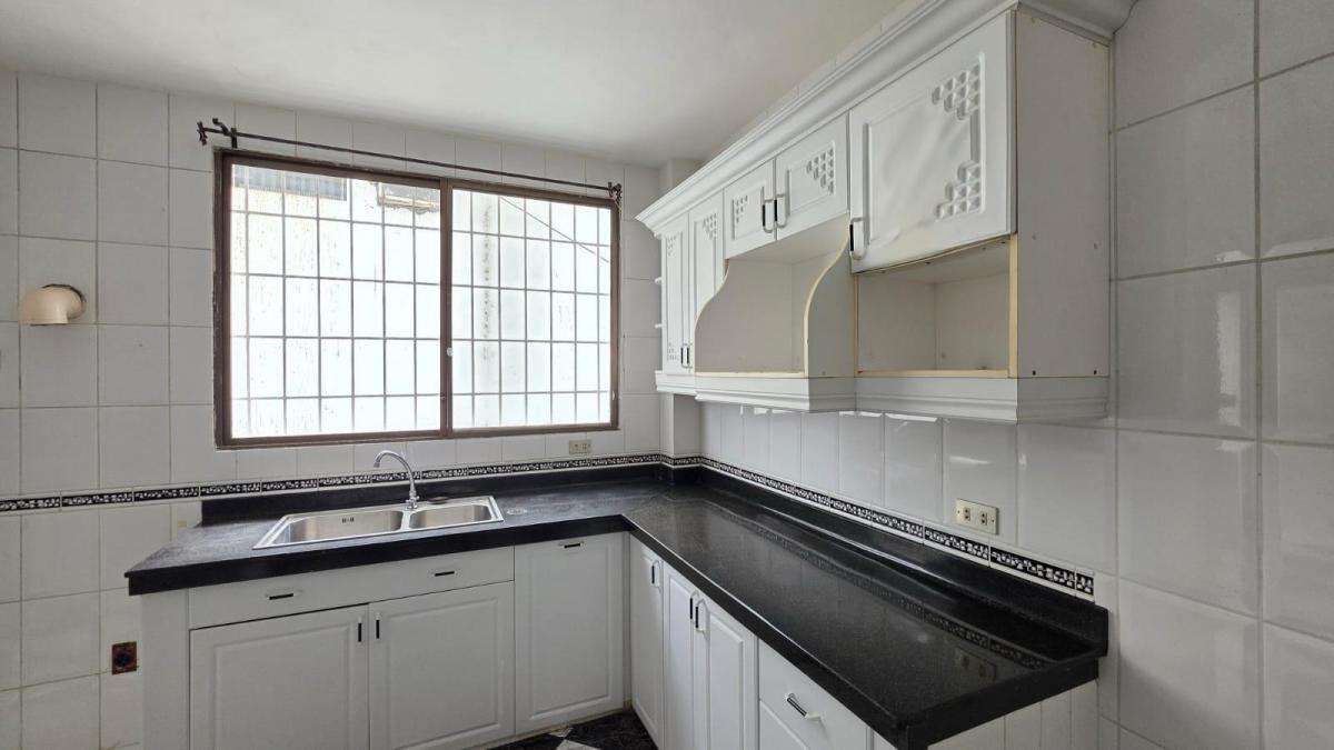 Departamento en Venta 1er Piso, Urbanizacion Puerto Azul, Johr, Guayas — imagen 5