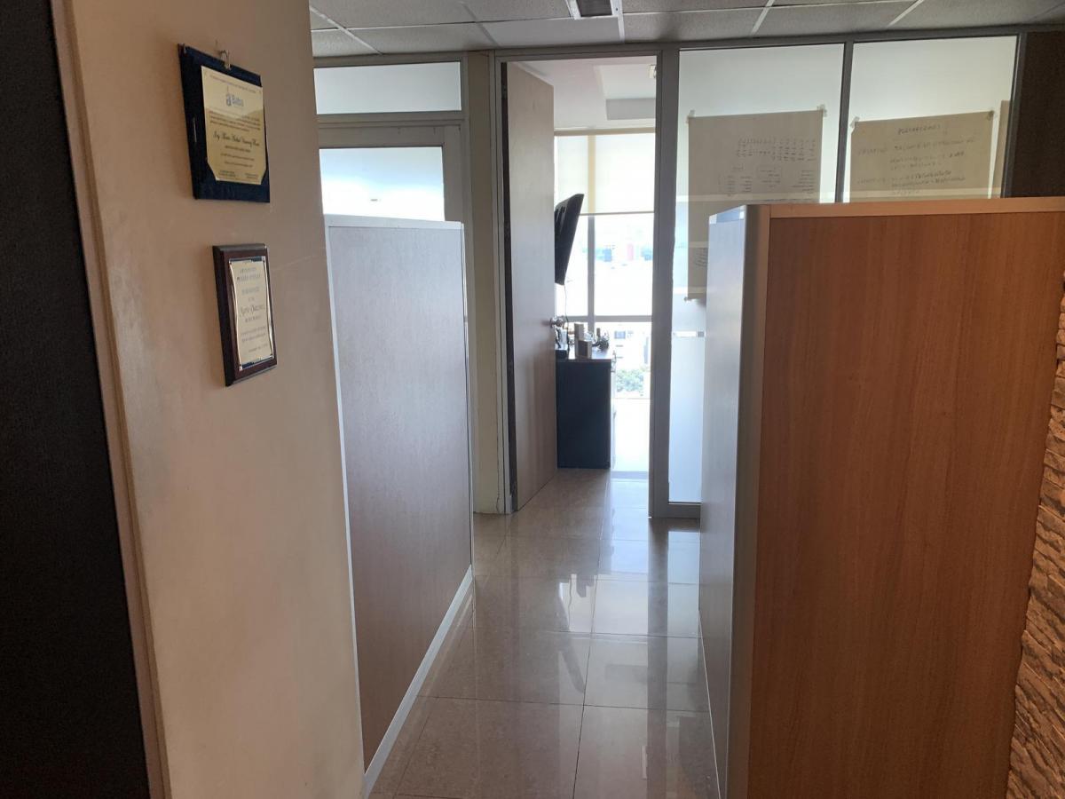 Oficina Amoblada en Venta Edificio Blue Tower Av Fco de Orellana, Guayas — imagen 2