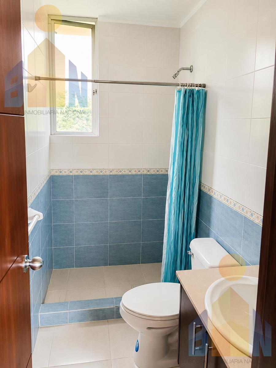 Casa Esquinera de Venta en Nayón: Seguridad, Luz Natural y Tranquilidad Familiar — imagen 7