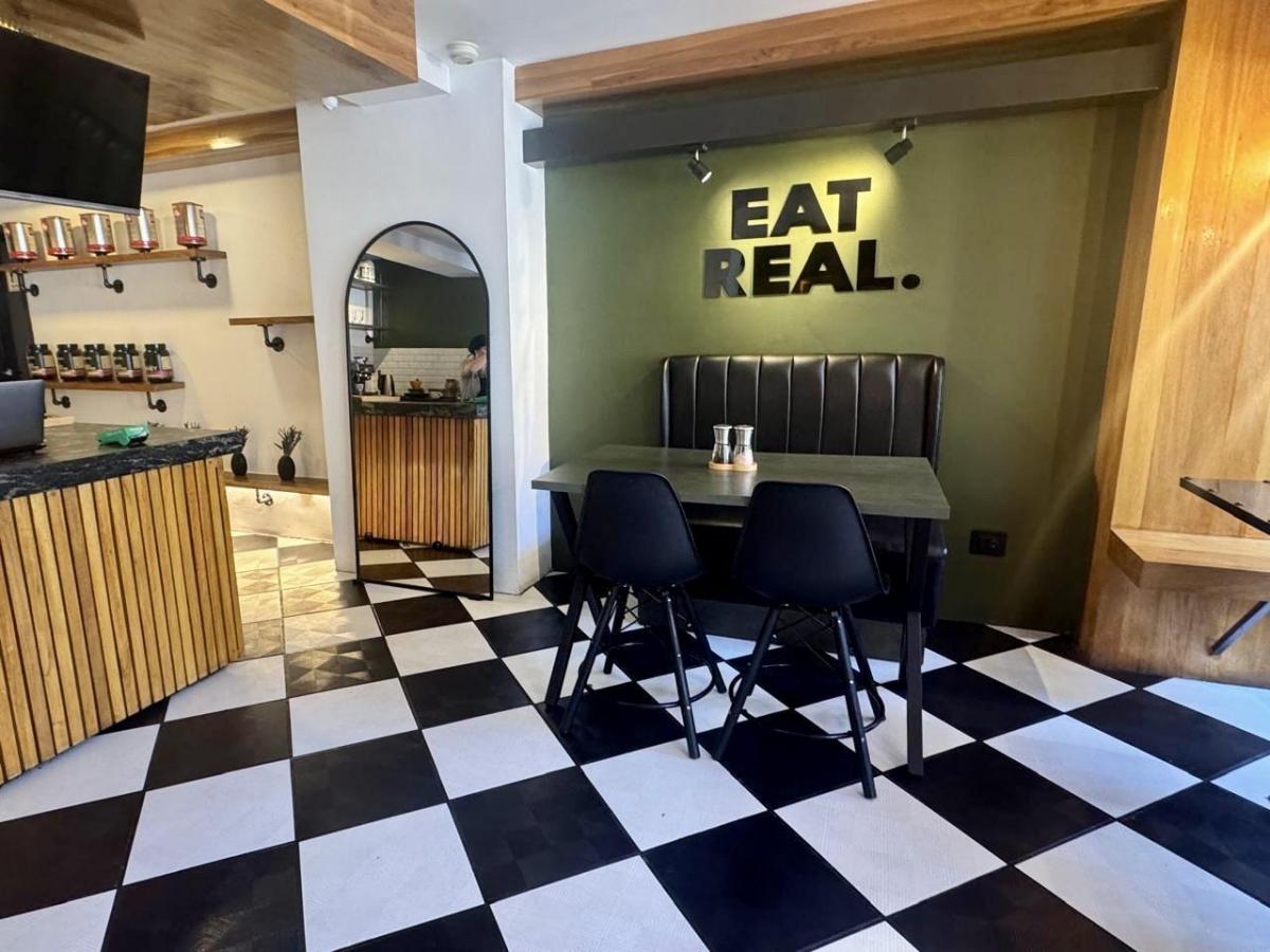 Vendo Cafetería en La Av Rep. del Salvador (Centro Norte Quito) — imagen 10