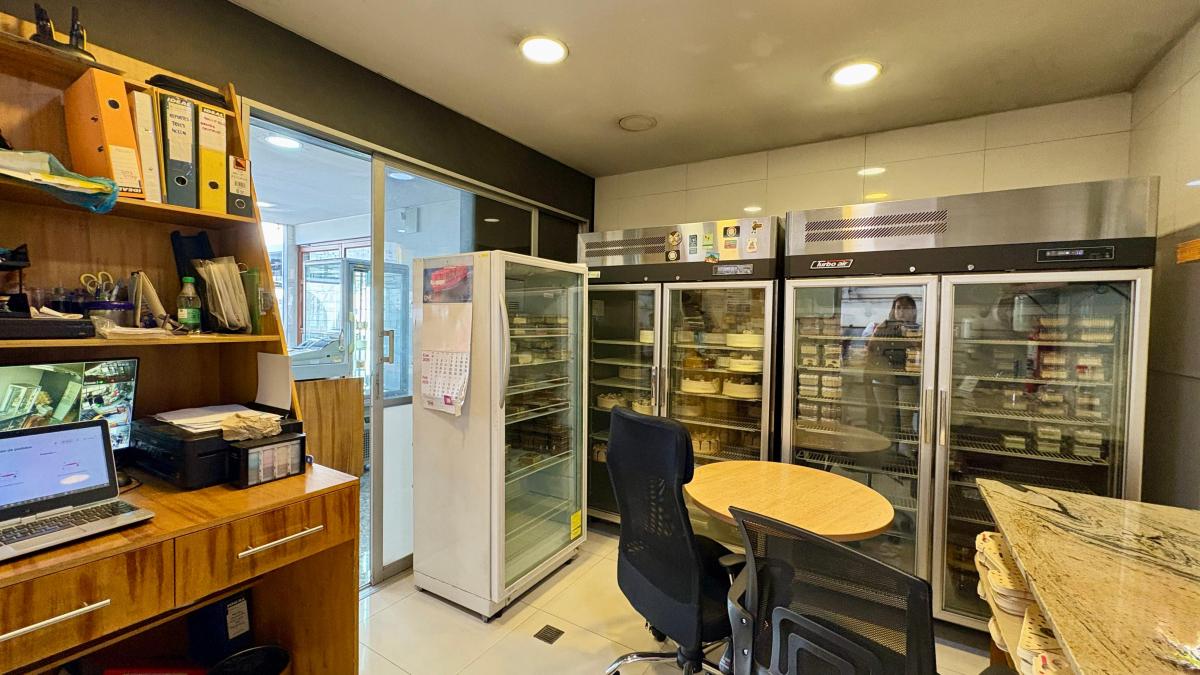 Propiedad Comercial de 390 m² | Múltiples Espacios en un Solo Predio — imagen 4
