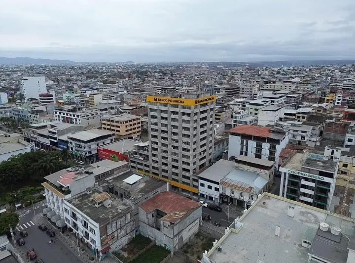 4 Oficinas en Manta, Edificio Banco Pichincha, Calle 11, Manabí — imagen 1