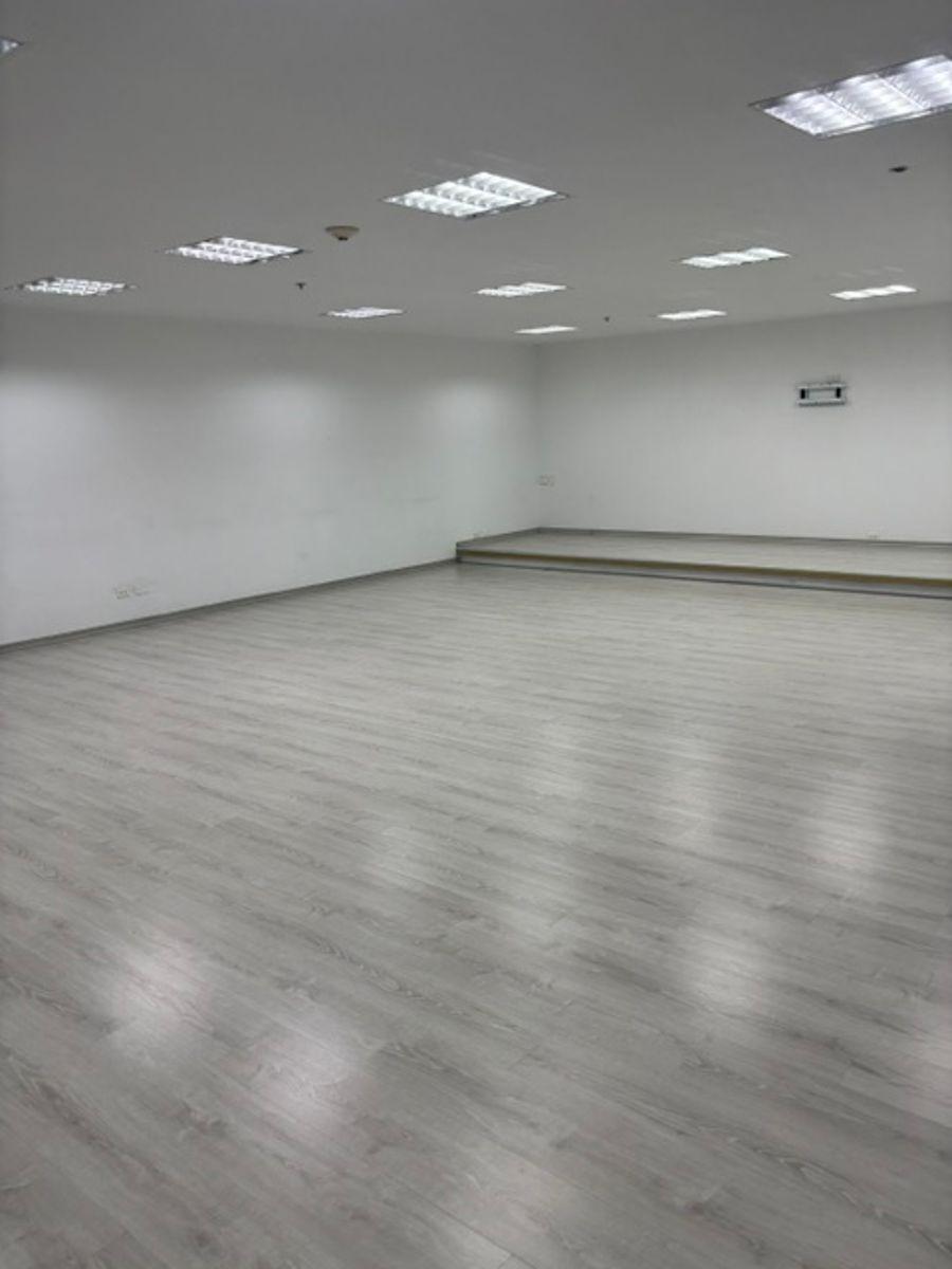 Vendo Local Comercia en La Av La Coruña — imagen 9