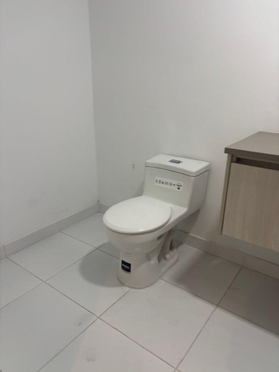 Vendo Local Comercia en La Av La Coruña — imagen 4