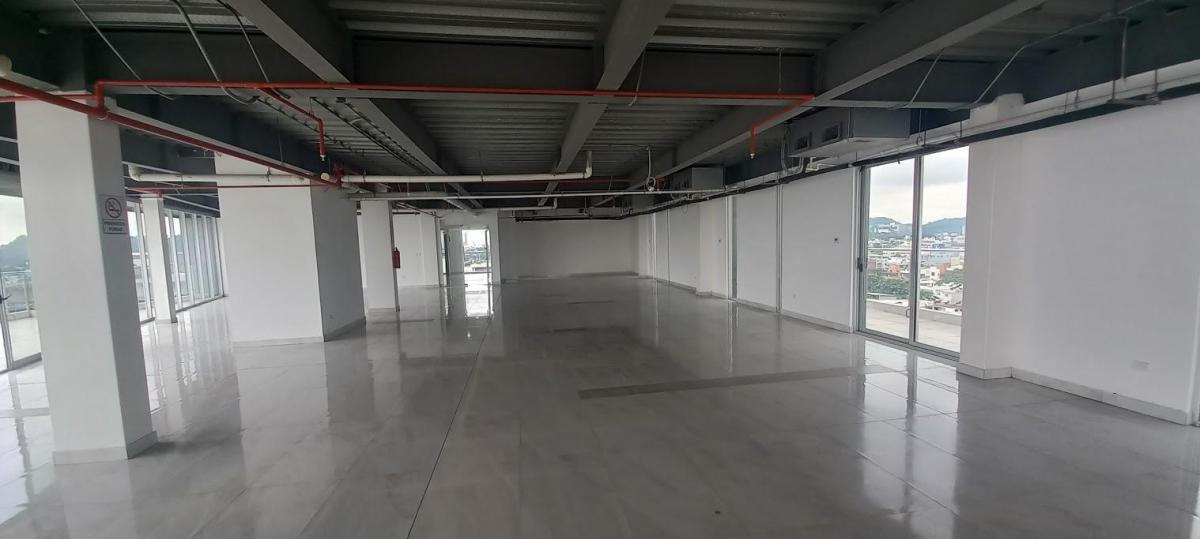Oficina de Estreno con Terraza Privada en Av de Las Americas, Guayas — imagen 10