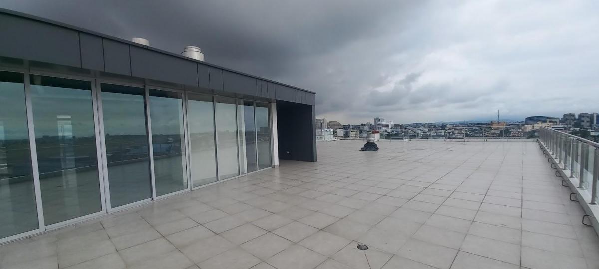Oficina de Estreno con Terraza Privada en Av de Las Americas, Guayas — imagen 9