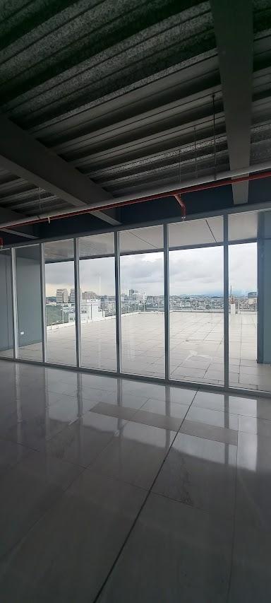 Oficina de Estreno con Terraza Privada en Av de Las Americas, Guayas — imagen 2