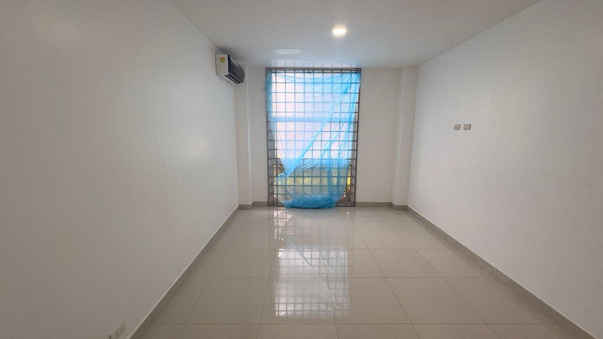 Venta Departamento Planta Baja en Cdla Santa Cecilia (Cerca Al Colegio Aleman), Guayas — imagen 4