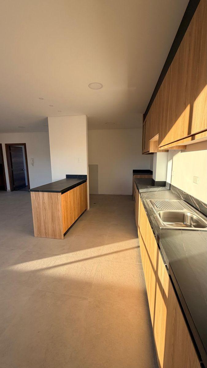 Departamento 3 Habitaciones a Una Cuadra de La Av 11 de Noviembre, Chimborazo — imagen 10