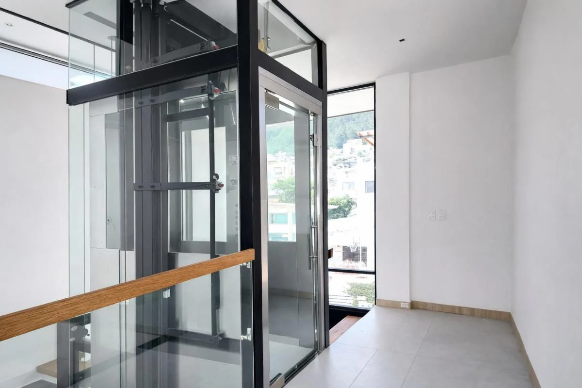 Casa con Ascensor en Venta en Urbanizacion Vista Grande, San Isidro — imagen 4