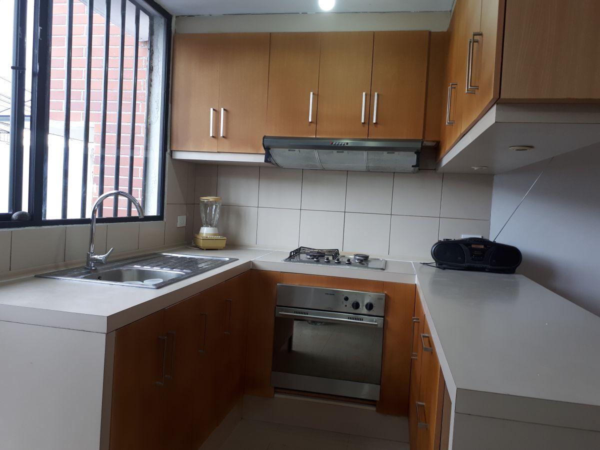 Amplia, Luminosa y con Estilo. Casa Moderna en El Condado — imagen 7