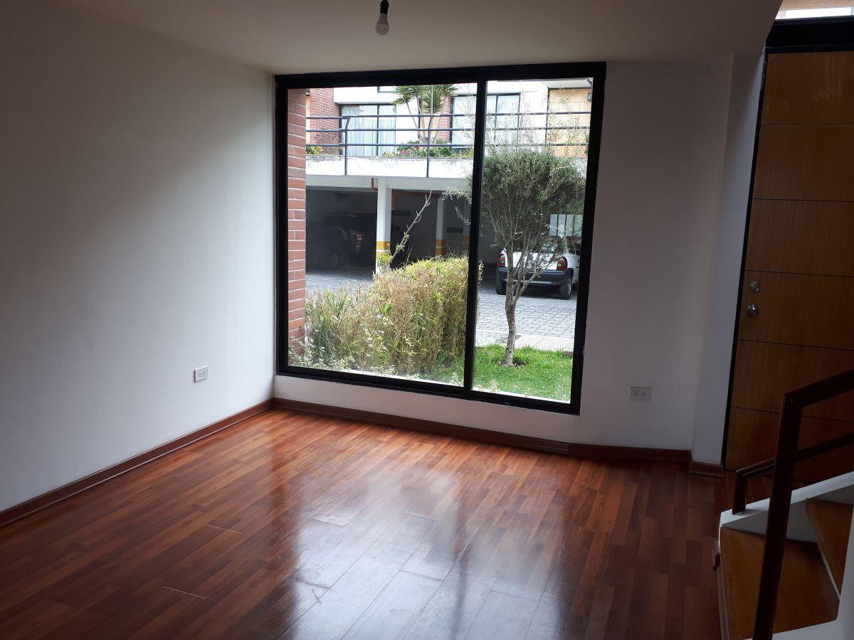 Amplia, Luminosa y con Estilo. Casa Moderna en El Condado — imagen 6