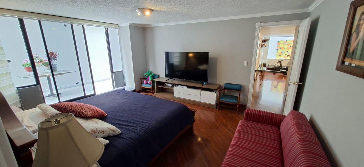 Vendo Amplio Departamento de 3 D + Estudio en Jardines del Batán | Piscina | 2 Parqueaderos | Bodega — imagen 3