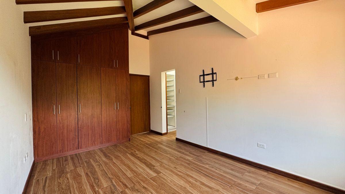 Conjunto El Poblado - Vendo Acogedora Casa en Cumbayá — imagen 3