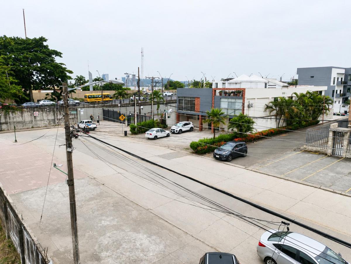 Departamento de 3 Dorm. con Terraza Privada en Venta, Entre Rios – Samborondon, Guayas — imagen 4