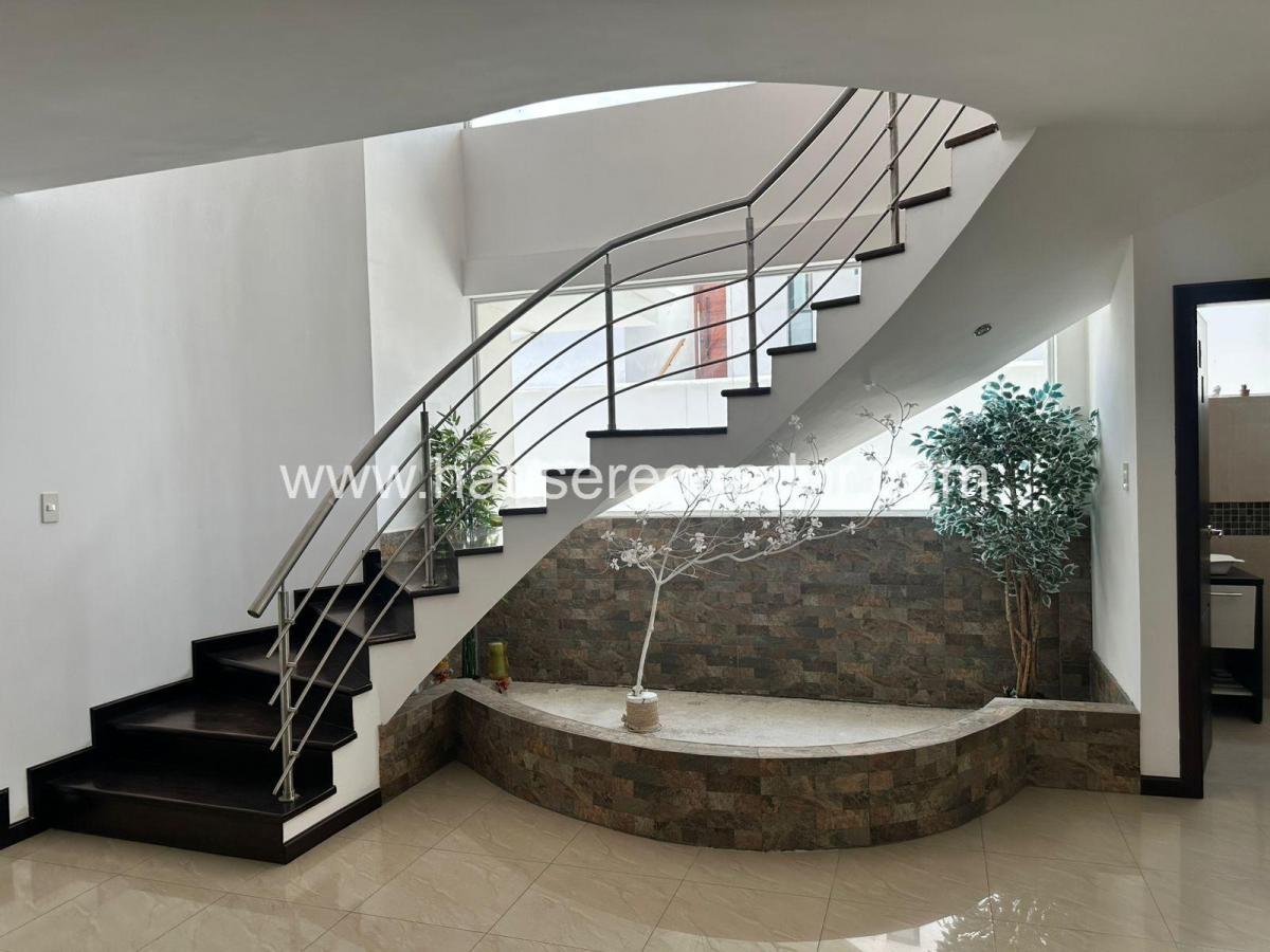 Casa Familiar 3 Habitaciones Mas Estudio, Jardín, Seguridad 24/7 y Exclusivas Áreas Comunales — imagen 4