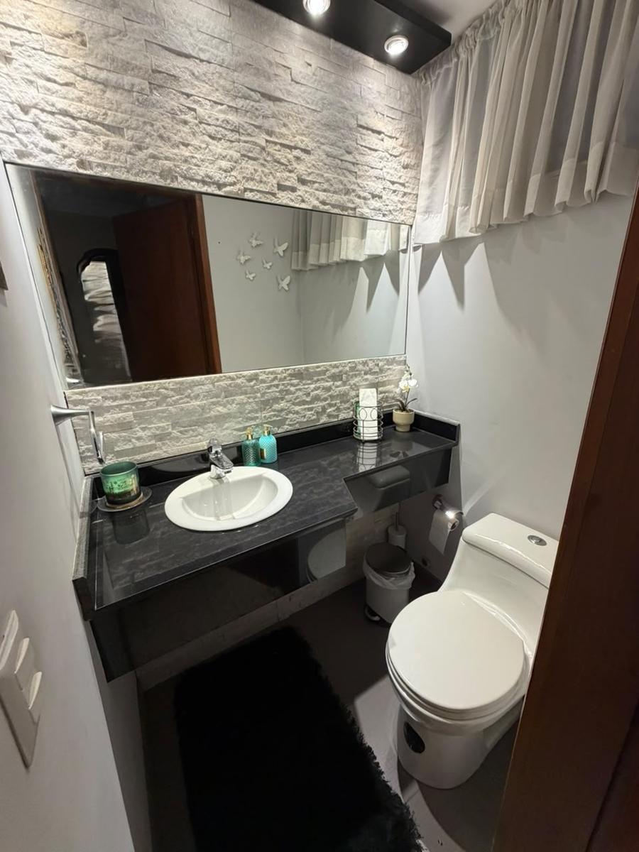 Casa en Venta con Seguridad 24/7 y Vista Panoramica, Lomas de Urdesa, Guayas — imagen 9