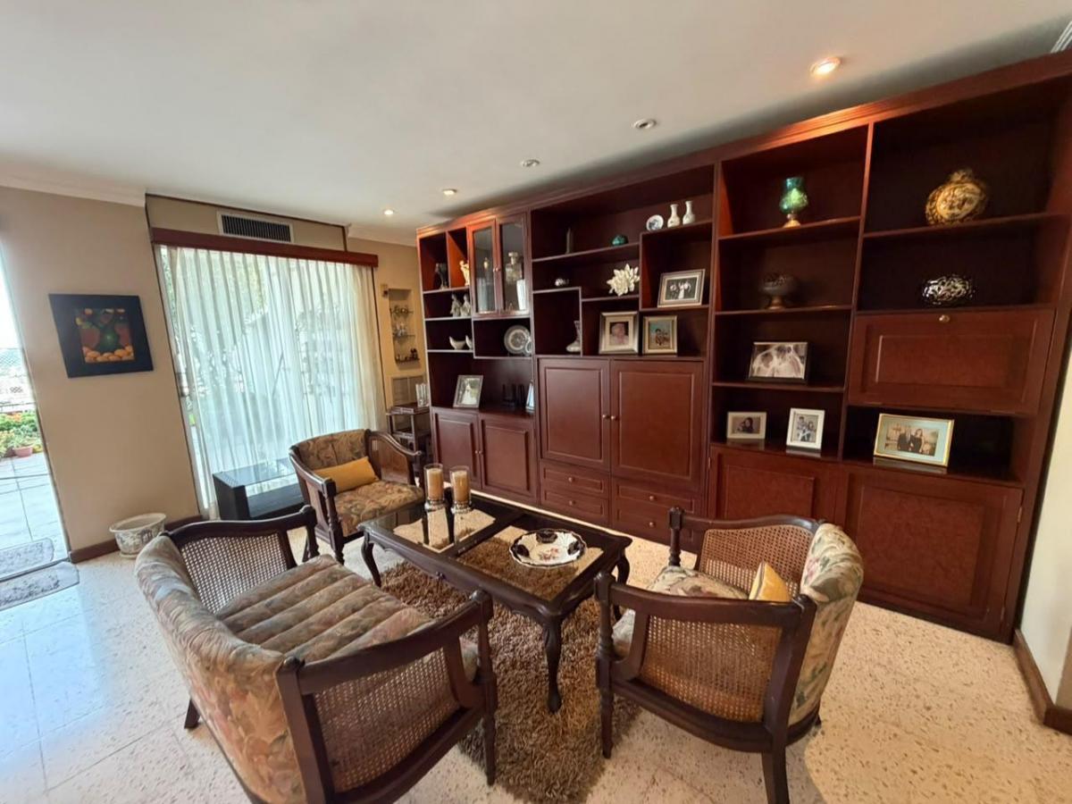 Casa en Venta con Seguridad 24/7 y Vista Panoramica, Lomas de Urdesa, Guayas — imagen 6
