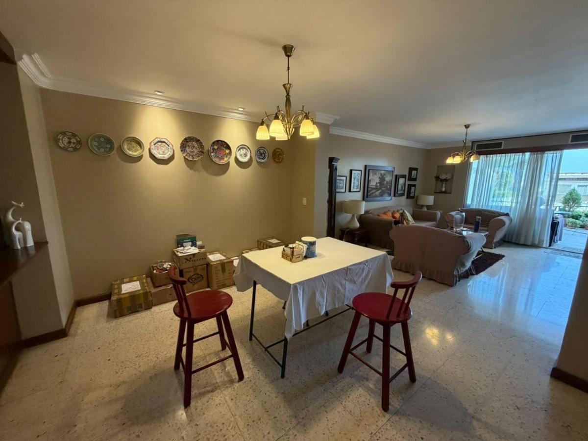 Casa en Venta con Seguridad 24/7 y Vista Panoramica, Lomas de Urdesa, Guayas — imagen 5