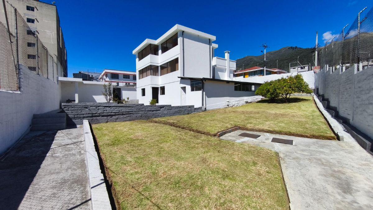 Casa con Amplio Terreno en Venta en La Occidental — imagen 10