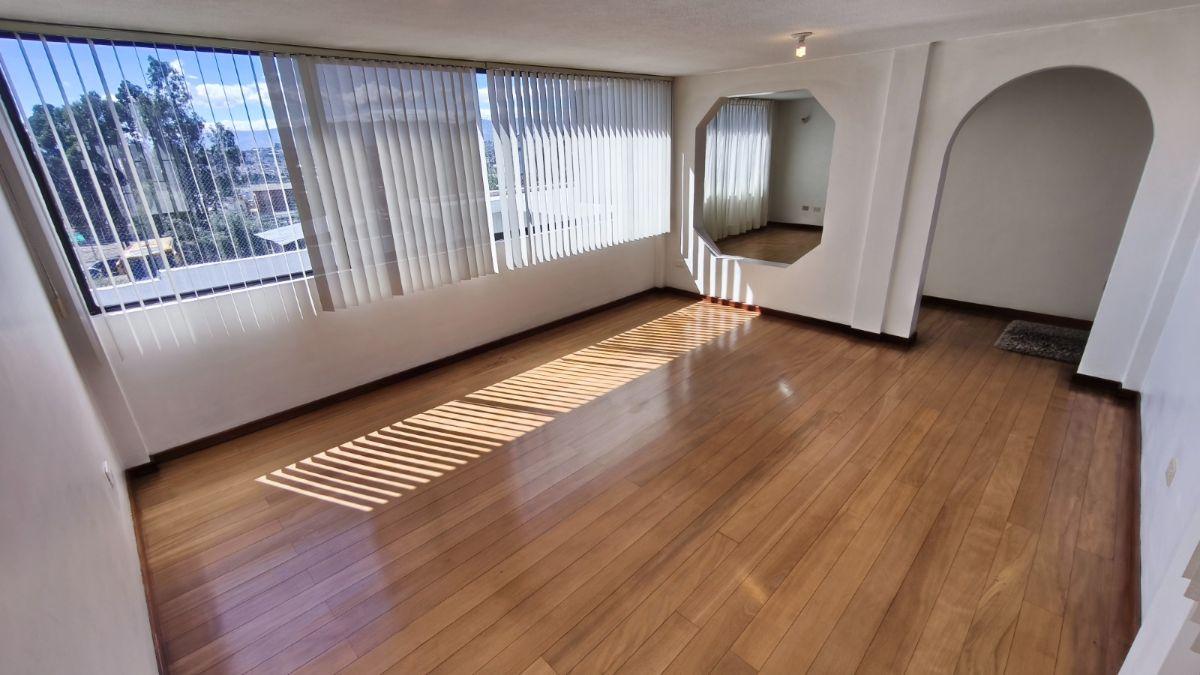 Casa con Amplio Terreno en Venta en La Occidental — imagen 4