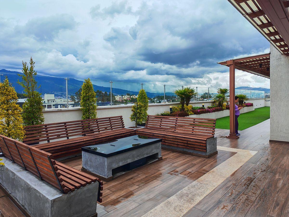 Altos de Monteserrin Lindo Penthouse Moderno, Edf Pequeño, 160 m Luminoso Dos Balcones $195.000, Oo — imagen 9